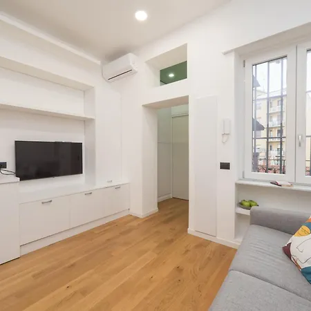 Isola-garibaldi Newly Renovated 1 Bedroom By Rentopolis Appartement