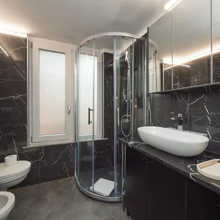 Apartman Isola-garibaldi Newly Renovated 1 Bedroom By Rentopolis