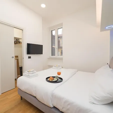Isola-garibaldi Newly Renovated 1 Bedroom By Rentopolis Apartman Milánó