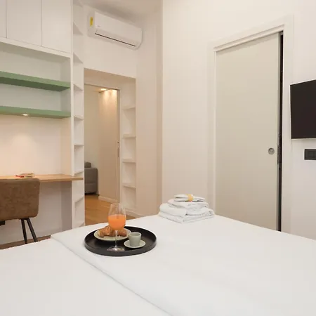 Isola-garibaldi Newly Renovated 1 Bedroom By Rentopolis * Milánó