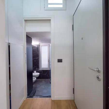 Isola-garibaldi Newly Renovated 1 Bedroom By Rentopolis Apartman Milánó